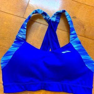 Brooks running bra. Size 32cd-34c.